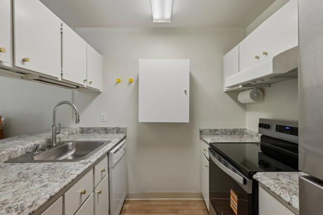 980 Kiely Boulevard, Santa Clara CA: https://media.crmls.org/mediaz/0ff2d44d-1746-4b82-9f67-c6a27136f035.jpg