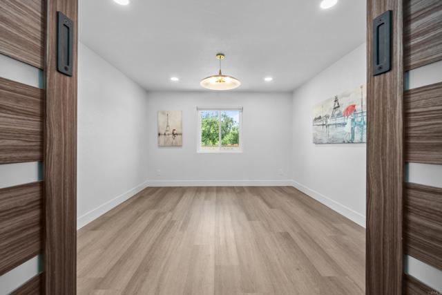 Detail Gallery Image 10 of 41 For 1026 Eucalyptus Ave, Vista,  CA 92084 - 5 Beds | 3 Baths