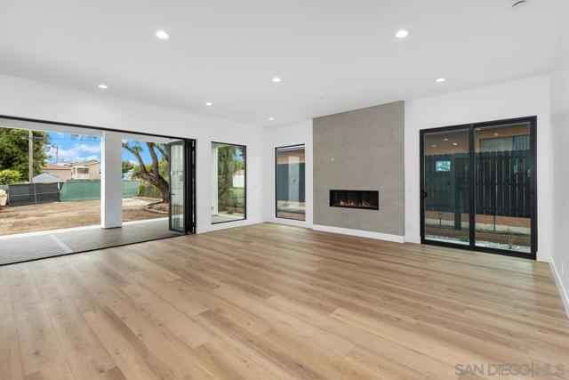 1826 Galveston St, San Diego CA: https://media.crmls.org/mediaz/0ff30d1f-1b67-4b98-948e-b5a22851d219.jpg