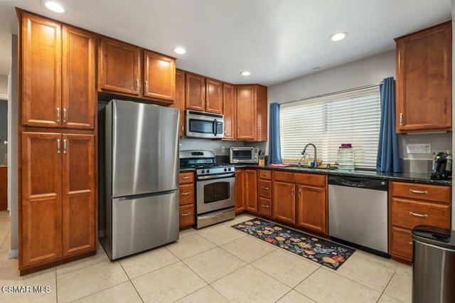 9538 El Cajon Street, Ventura CA: https://media.crmls.org/mediaz/0ff35fa3-4ef6-404c-a484-b6b0a3fec488.jpg