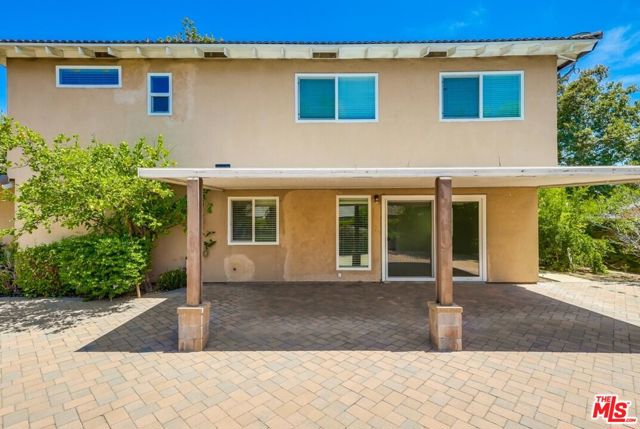687 Mount Carmel Drive, Claremont CA: https://media.crmls.org/mediaz/0ff49557-b0bd-4d18-8897-6bc9b5314d35.jpg