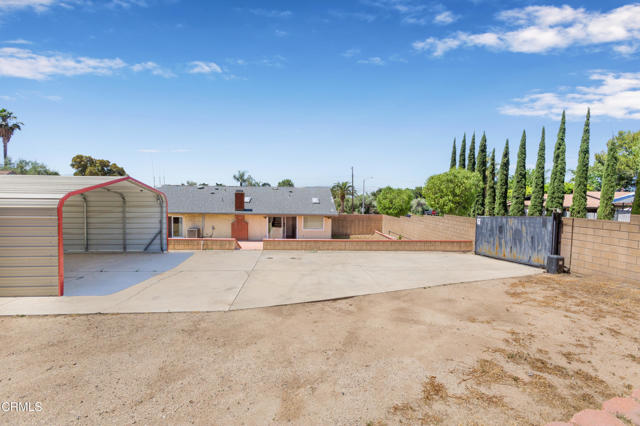 13716 Herrick Avenue, Sylmar CA: https://media.crmls.org/mediaz/0ff4be17-c074-4d10-811f-85534a89f06f.jpg