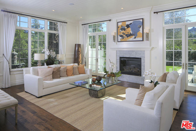 3815 Valley Meadow Road, Encino CA: https://media.crmls.org/mediaz/0ff60354-38e8-45ef-9d9a-fe1ea28be20b.jpg