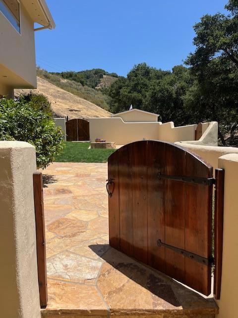 442 Corral De Tierra Road, Salinas CA: https://media.crmls.org/mediaz/0ff64a9f-c011-4e94-ac11-fe6d779ef2c9.jpg