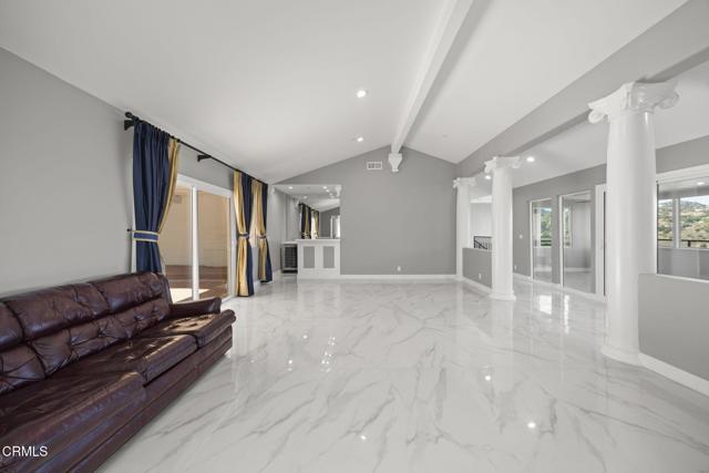 40 Saddlebow Road, Bell Canyon CA: https://media.crmls.org/mediaz/0ff65088-0c73-48e5-b2cd-f14c4cedc768.jpg