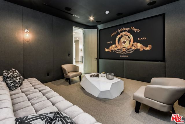 842 N Orange Grove Avenue, Los Angeles CA: https://media.crmls.org/mediaz/0ff67d3a-e79a-43a7-adf2-5a2029afce45.jpg