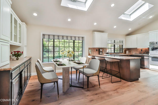 Kitchen - Breakfast Nook