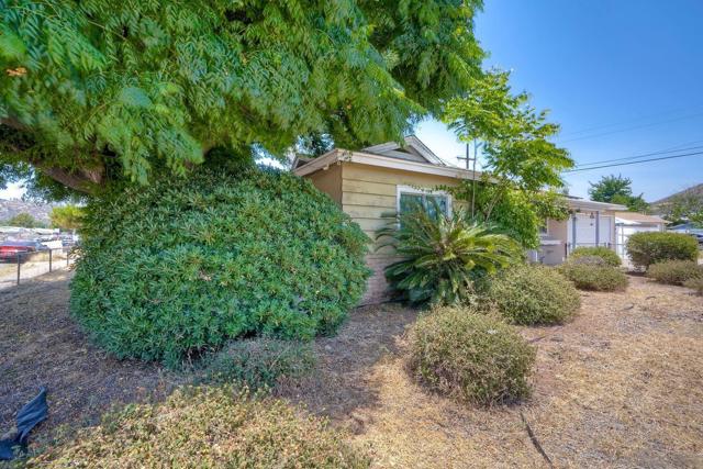 940 Gladys, El Cajon CA: https://media.crmls.org/mediaz/0ff98286-b4da-401c-83f8-9f6064fbd675.jpg