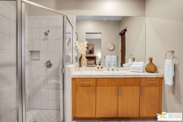 39700 Keenan Drive, Rancho Mirage CA: https://media.crmls.org/mediaz/0ff9f136-b9de-4340-b8df-193e242fa0a4.jpg