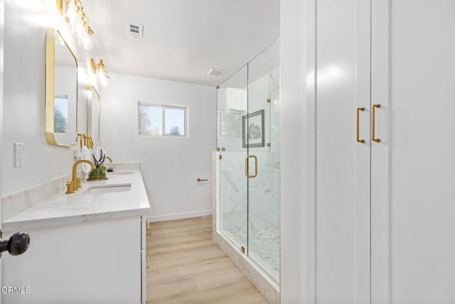 709 Wilson Court, Burbank CA: https://media.crmls.org/mediaz/0ffa2a5b-76e8-4a01-b3c0-24e1ef5a5bc7.jpg