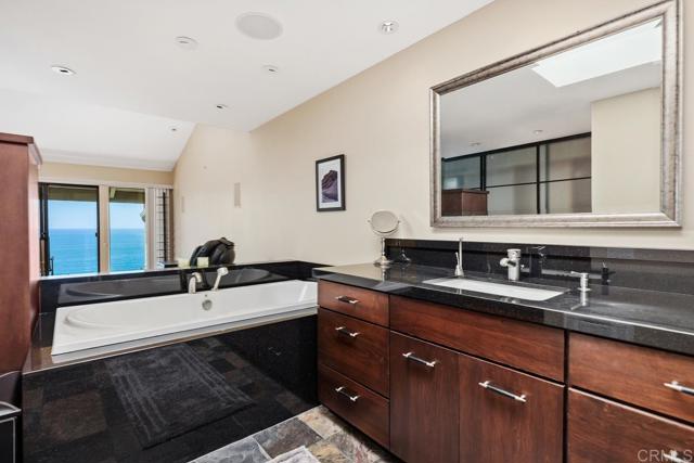Detail Gallery Image 24 of 42 For 369 W I St, Encinitas,  CA 92024 - 2 Beds | 2/1 Baths