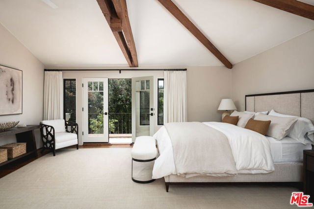 840 Ivy Lane, Montecito CA: https://media.crmls.org/mediaz/0ffa8bb4-de79-48ad-b2e7-1608fb968b24.jpg