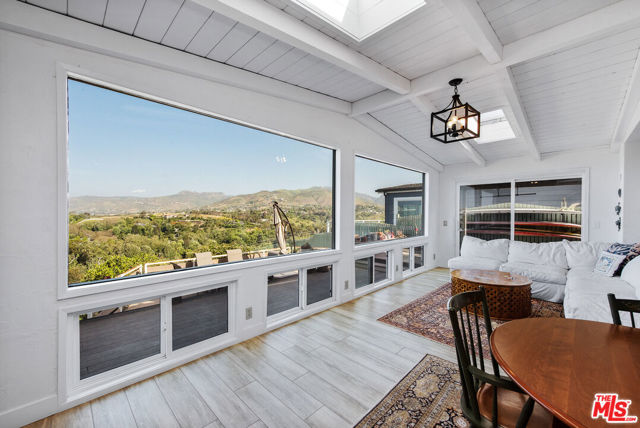 29500 Heathercliff Road, Malibu CA: https://media.crmls.org/mediaz/0ffaded8-ec2c-4479-9aee-b8e8d63c8edc.jpg