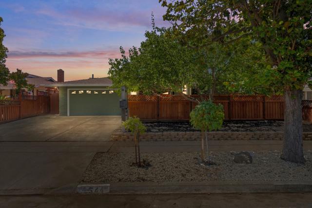2544 Glenrio Drive, San Jose CA: https://media.crmls.org/mediaz/0ffae52e-27a5-4d7f-a377-cfa8e7e87f88.jpg