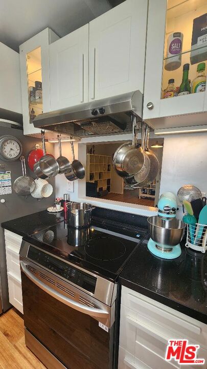 6961 Zelzah Avenue, Reseda CA: https://media.crmls.org/mediaz/0ffb8da5-f91f-47a3-b639-e1ee180d58b3.jpg