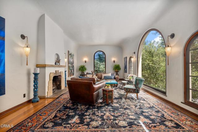 Detail Gallery Image 5 of 64 For 2707 Hermosita Dr, Glendale,  CA 91208 - 3 Beds | 3/1 Baths