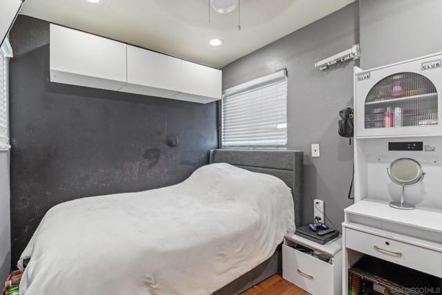 529 Olivewood Ter, San Diego CA: https://media.crmls.org/mediaz/0ffcb49c-34db-4d7b-84b3-7c74aca7d5be.jpg