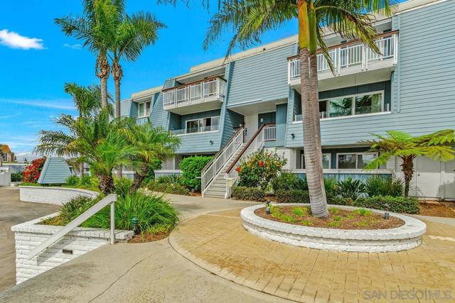 24 Montego, Coronado CA: https://media.crmls.org/mediaz/0ffd3f2a-38e9-4cff-ae01-0c37ef4190e6.jpg