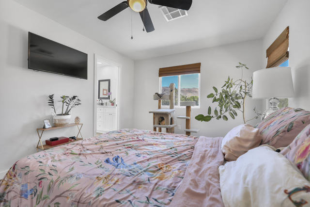 39 Country Club Drive, Palm Desert CA: https://media.crmls.org/mediaz/0ffd4b89-4ed3-4cd6-97ec-2d16076b47f3.jpg