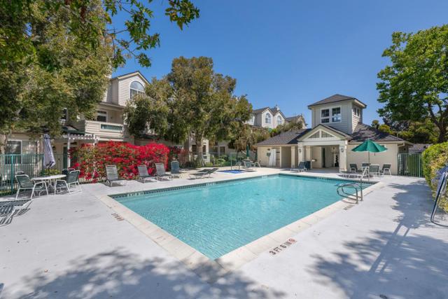 2006 Hastings Shore Lane, Redwood City CA: https://media.crmls.org/mediaz/0ffd6557-1e99-4d50-a1b7-6182164b1828.jpg