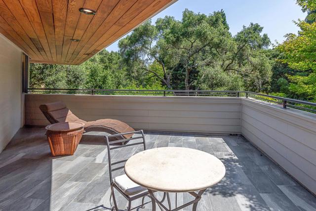3 Oak Forest Court, Portola Valley CA: https://media.crmls.org/mediaz/0ffd7310-cac3-496e-9eee-1c1f5d74abce.jpg