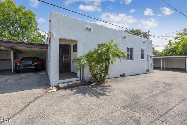 1430 Pepper Drive, Pasadena CA: https://media.crmls.org/mediaz/0ffd74e9-0b5e-4739-b99d-6dfd97faf099.jpg