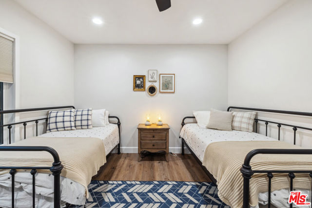 821 S Cloverdale Avenue, Los Angeles CA: https://media.crmls.org/mediaz/0ffd8461-2a61-4520-91ae-b32bfb7090f1.jpg