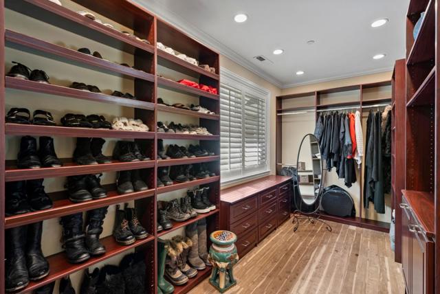 Image 23 of 85 For 100 Hollywood Avenue