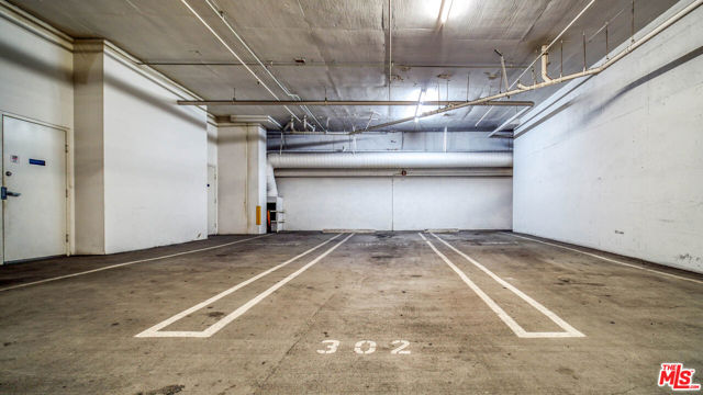 12222 WILSHIRE Boulevard, Los Angeles CA: https://media.crmls.org/mediaz/0fff3c4b-427f-4672-92d2-05a8f8b930ea.jpg
