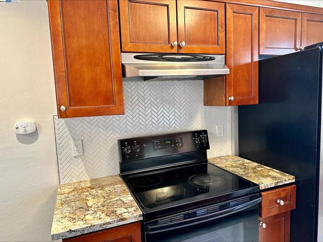 1756 Kudu Ct, Hayward CA: https://media.crmls.org/mediaz/0fff783a-50bc-4945-b260-b0c7addcf385.jpg