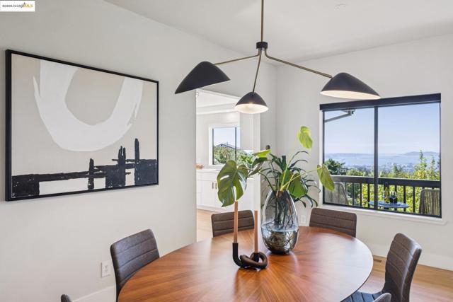 17032 Broadway Ter, Oakland CA: https://media.crmls.org/mediaz/0fffad19-cee7-4b99-8770-2f4db40d1771.jpg