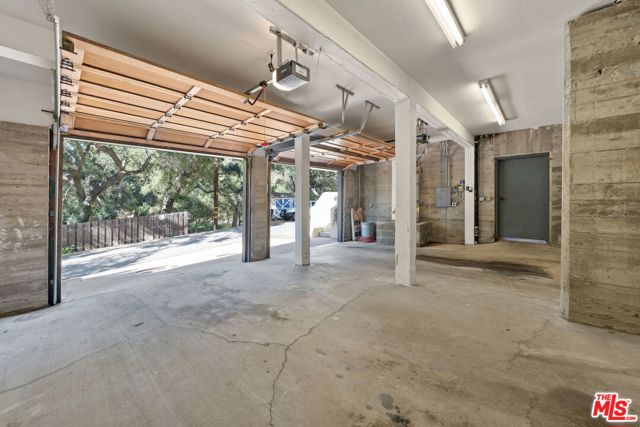 Drew Fenton | 25648 Timpangos Drive Calabasas CA | MLS: 7491855