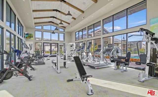 18215 Astro Court, Santa Clarita CA: https://media.crmls.org/mediaz/10001605-3867-490b-9605-34f33846a34a.jpg