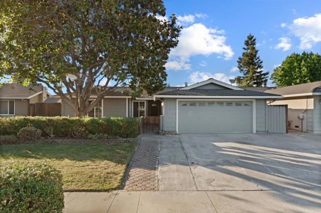 861 Mulcaster Court, San Jose CA: https://media.crmls.org/mediaz/1000a744-d52b-457e-9fea-9fc4200ab371.jpg