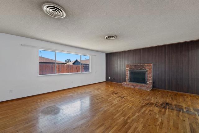 2107 Chanticleer Avenue, Santa Cruz CA: https://media.crmls.org/mediaz/1000a9d6-df9a-4ff2-ae9c-e40911abce3b.jpg
