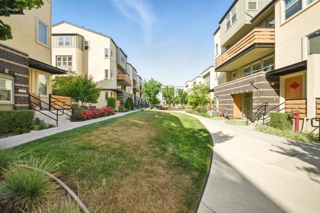 2086 Mahuron Circle, San Jose CA: https://media.crmls.org/mediaz/1000f65c-0e91-4e22-a9d4-473fb2649fc2.jpg