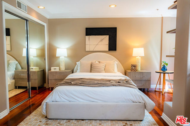 844 3rd Street, Santa Monica CA: https://media.crmls.org/mediaz/1000fb32-1ac3-4c2b-b16f-8a42cebacd92.jpg