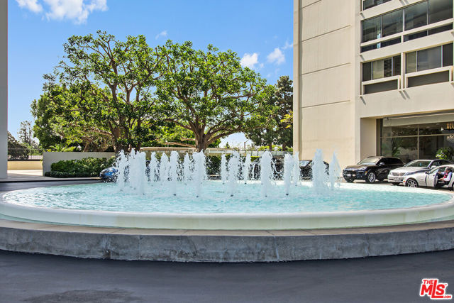 2222 Avenue Of The Stars, Los Angeles CA: https://media.crmls.org/mediaz/100110f0-75ae-49ed-8ec9-580095cd7ed6.jpg