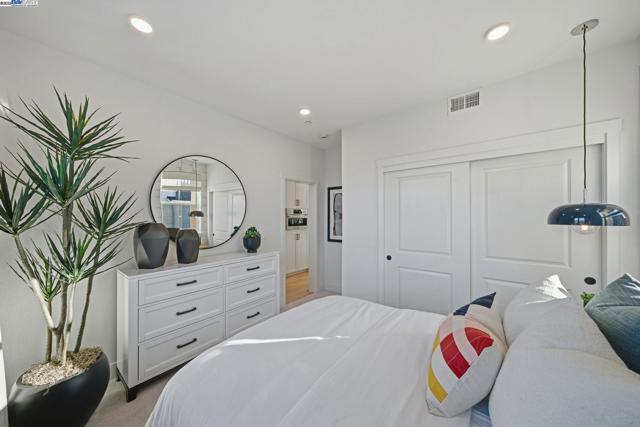 4898 Las Positas Road, Livermore CA: https://media.crmls.org/mediaz/10014de9-914f-4576-9fb1-09fbda7db38f.jpg