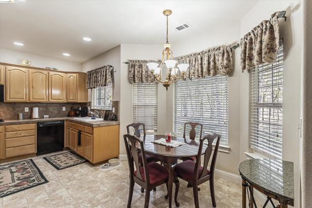 Image 14 of 40 For 8585 Whispering Oaks Rd