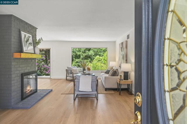 241 Lombardi Cir, Walnut Creek CA: https://media.crmls.org/mediaz/10038882-bc1f-46db-ac7e-49d2c0880241.jpg