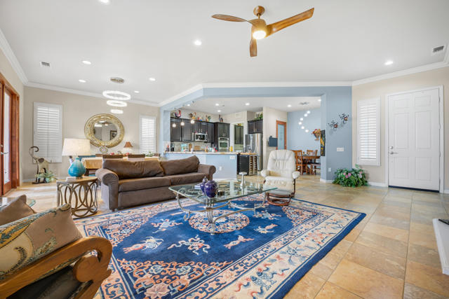 40973 Corte La Fonda, Indio CA: https://media.crmls.org/mediaz/10038e46-129c-46be-b9ca-0e92e3ba9875.jpg