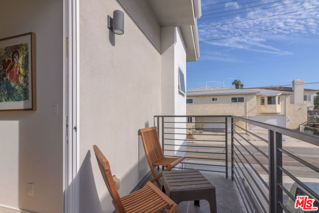 2022 Harriman Lane, Redondo Beach, California 90278, 5 Bedrooms Bedrooms, ,4 BathroomsBathrooms,Residential,Sold,Harriman,24456453