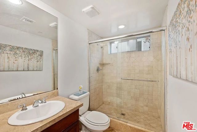 1522 Amherst Avenue, Los Angeles CA: https://media.crmls.org/mediaz/1003fcc4-c4ed-4fff-a6a1-3cb31429a1fe.jpg