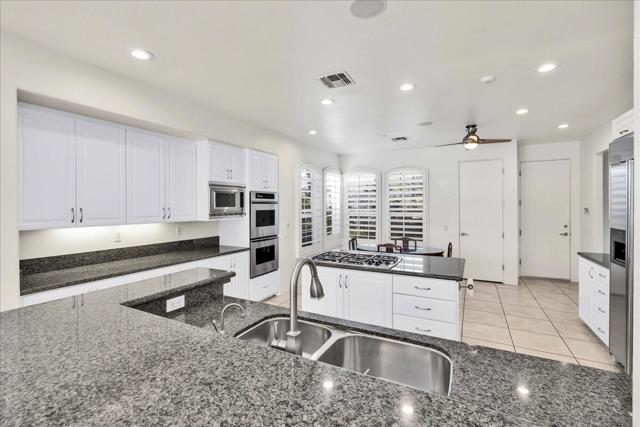 14 Collegiate Circle, Rancho Mirage CA: https://media.crmls.org/mediaz/100414ba-851b-4e56-9ae4-345750de5179.jpg