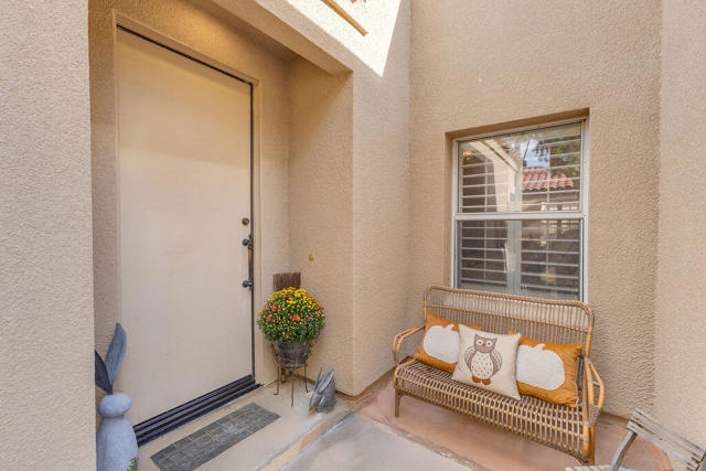 165 Lake Shore Drive, Rancho Mirage CA: https://media.crmls.org/mediaz/10041e04-343b-4701-b411-3371a1033754.jpg