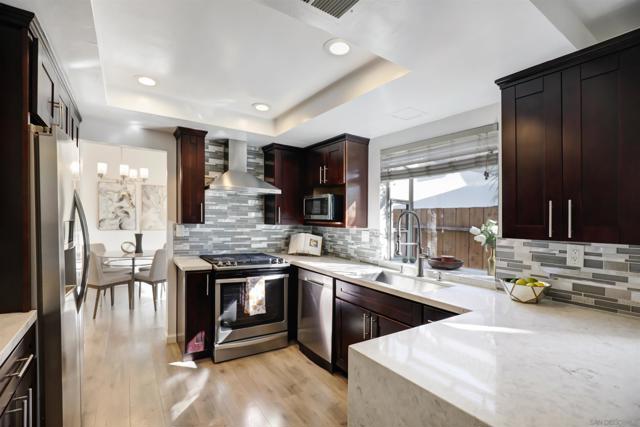 10366 Rancho Carmel Dr, San Diego CA: https://media.crmls.org/mediaz/10043d7d-75d6-4de0-a189-898c560559a1.jpg