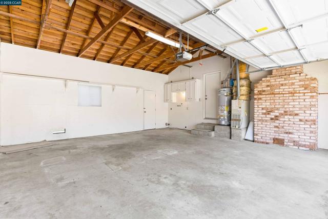 4045 Hoen Ave, Santa Rosa CA: https://media.crmls.org/mediaz/10044725-102f-402f-a428-ad7b9482ee67.jpg
