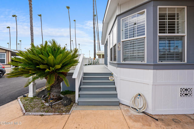1215 Anchors Way Drive, Ventura CA: https://media.crmls.org/mediaz/100451e3-1e0b-4c92-afd7-9ae490a185a7.jpg