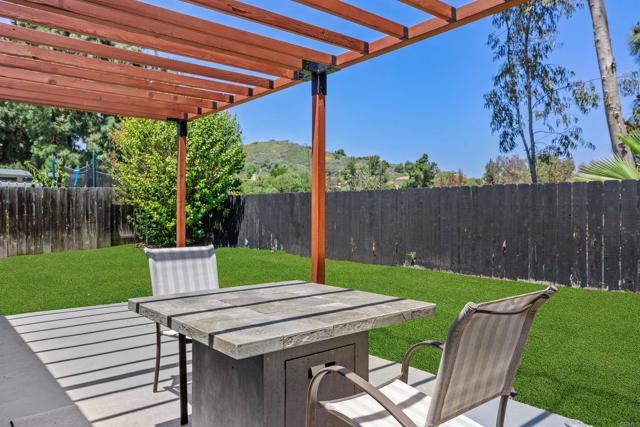 15576 Paseo Ajanta, San Diego CA: https://media.crmls.org/mediaz/10047bb8-86ec-46d1-9fb5-8160d0d8fc1e.jpg